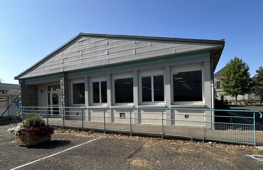 Cantine scolaire extérieur