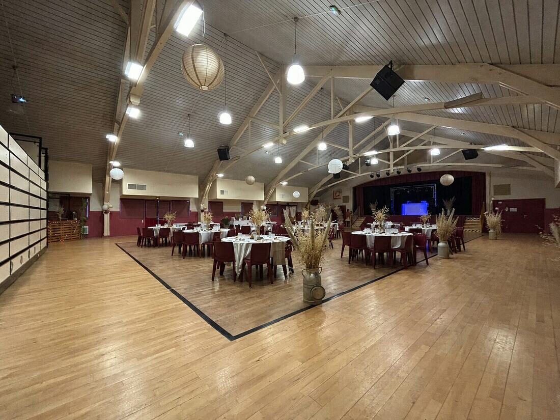 Salle A Jean de la Fontaine décorée